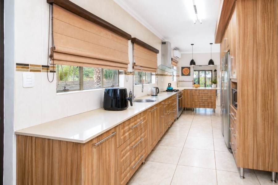 4 Bedroom Property for Sale in Ifafi North West